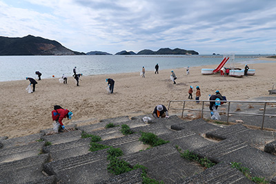 長田海浜公園でのゴミ拾い(1)
